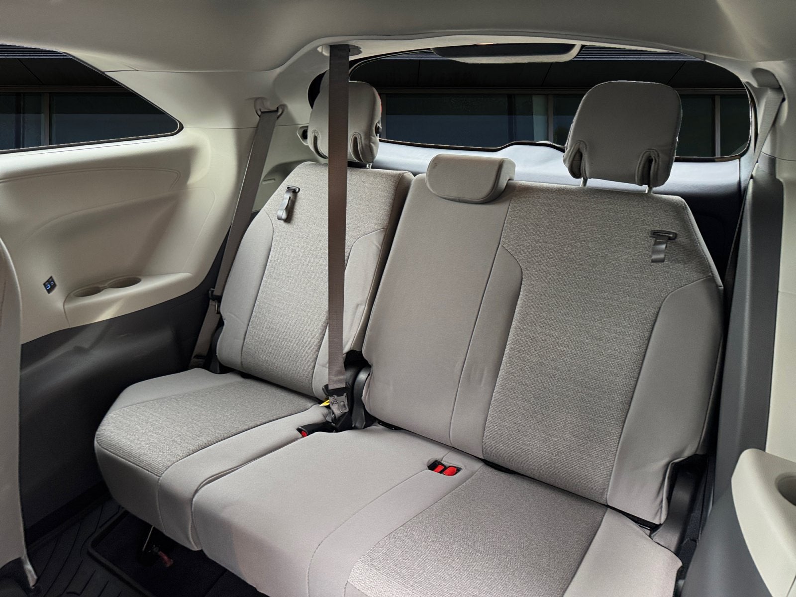 2024 Toyota Sienna LE 8 Passenger