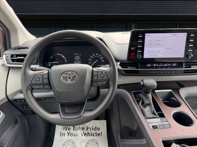 2024 Toyota Sienna LE 8 Passenger