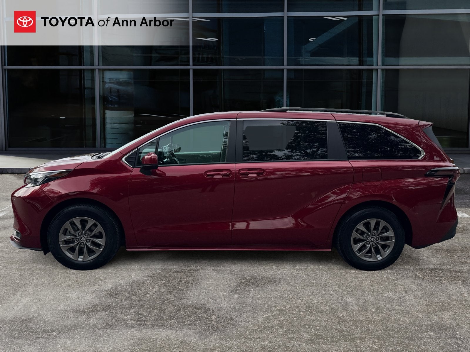 2024 Toyota Sienna LE 8 Passenger