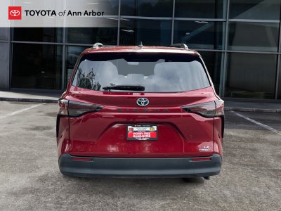 2024 Toyota Sienna LE 8 Passenger