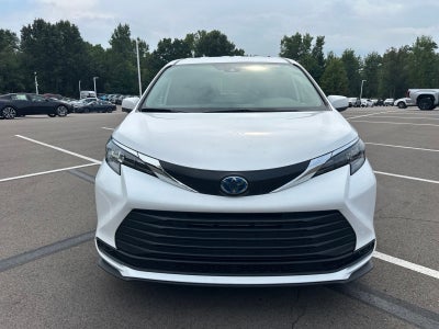 2025 Toyota Sienna LE 8 Passenger