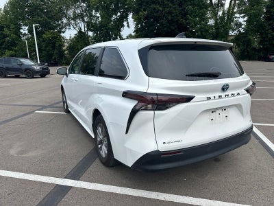 2025 Toyota Sienna LE 8 Passenger