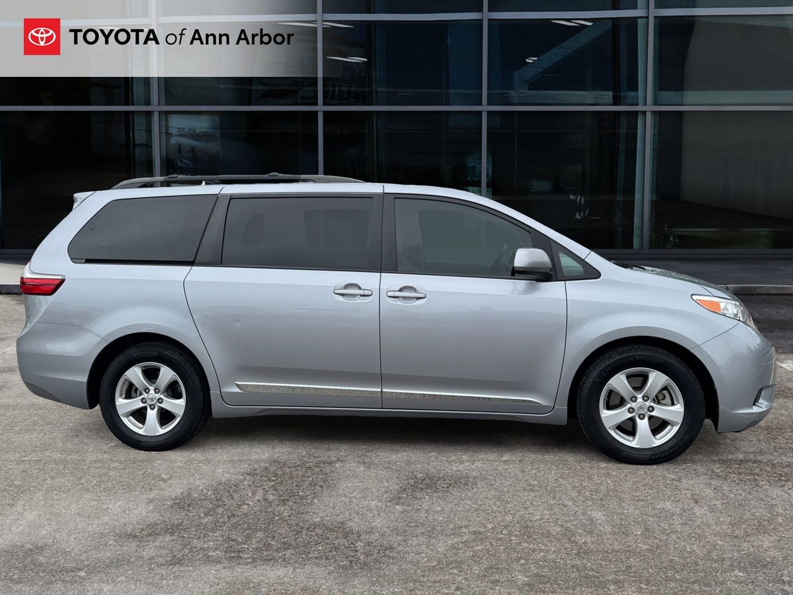 2017 Toyota Sienna L 7 Passenger