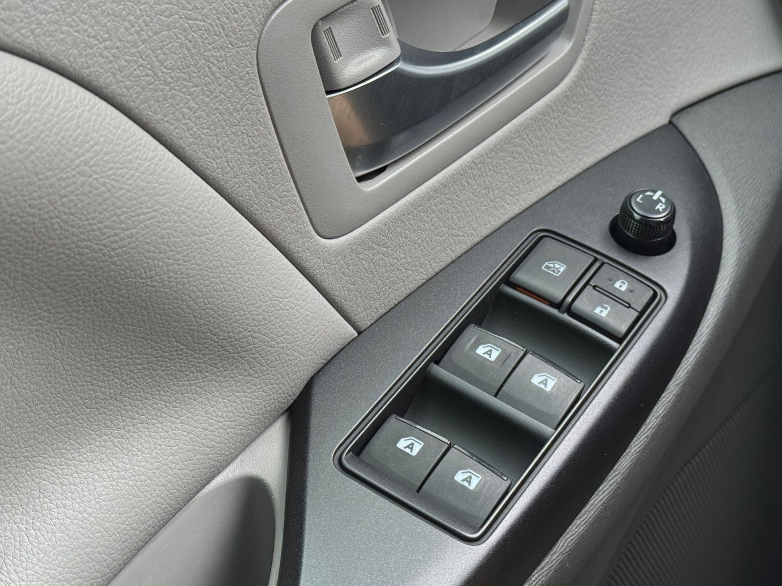 2017 Toyota Sienna L 7 Passenger