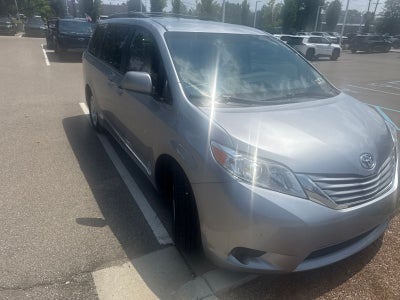 2017 Toyota Sienna L 7 Passenger