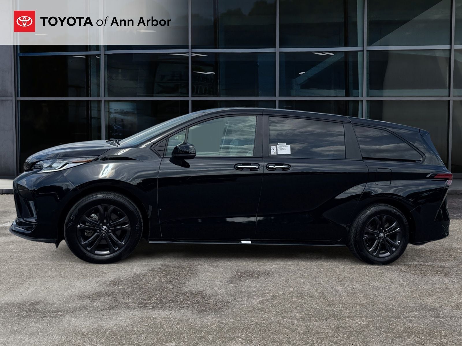 2025 Toyota Sienna XSE 7 Passenger