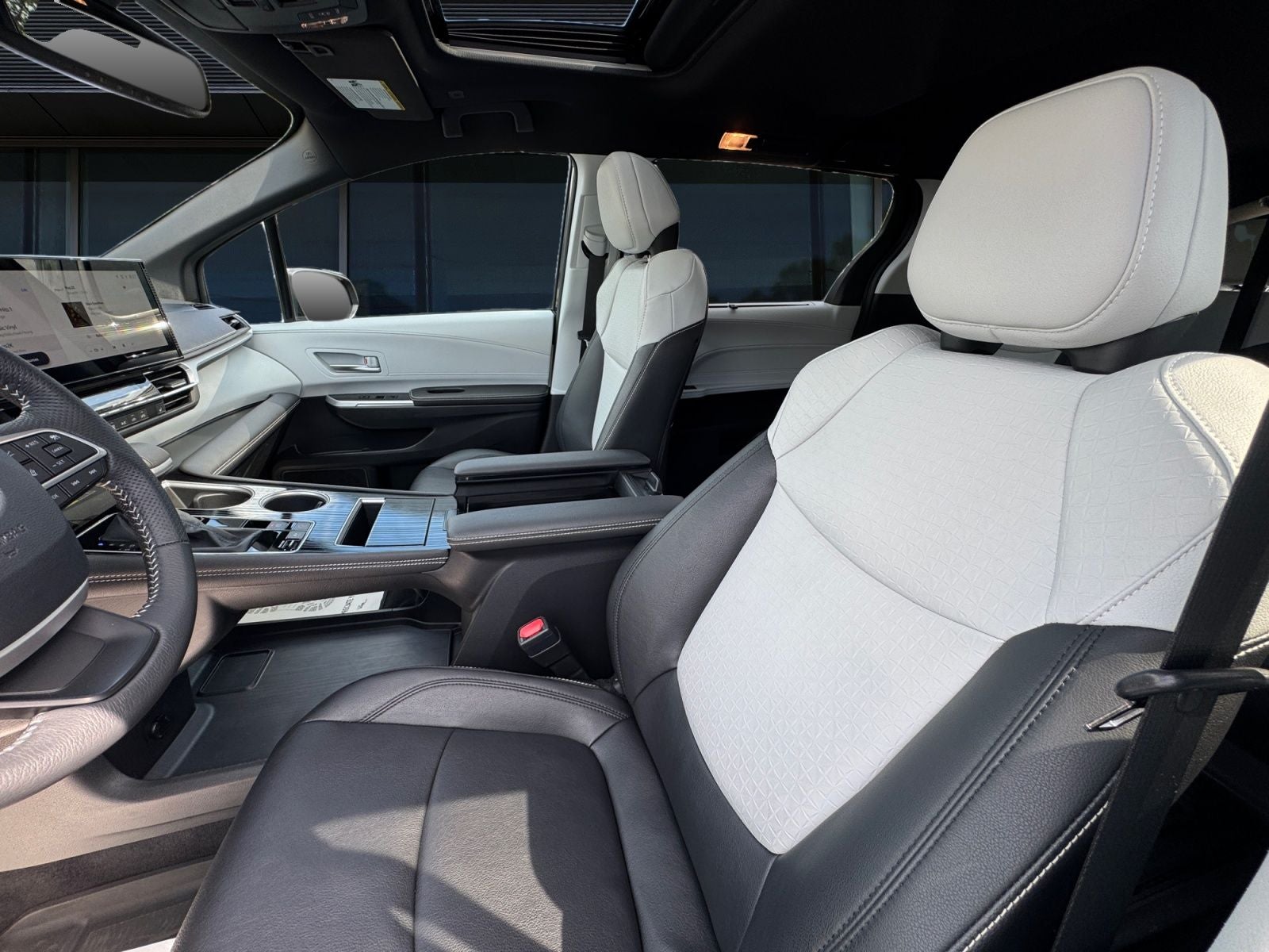 2025 Toyota Sienna XSE 7 Passenger