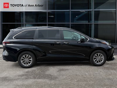 2023 Toyota Sienna XLE 8 Passenger