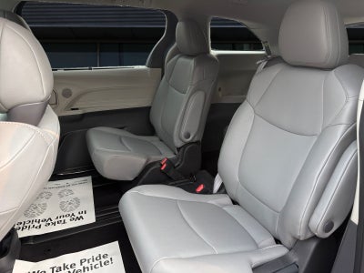 2023 Toyota Sienna XLE 8 Passenger
