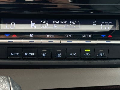 2023 Toyota Sienna XLE 8 Passenger