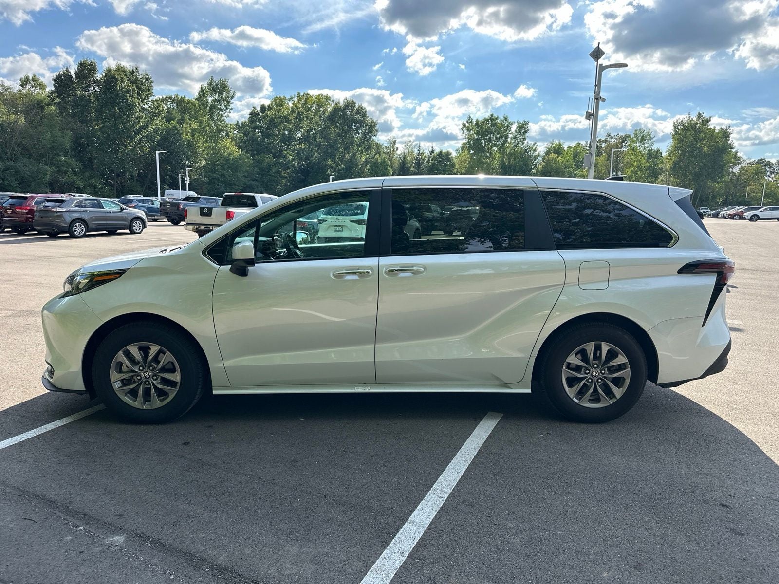 2025 Toyota Sienna XLE 7 Passenger