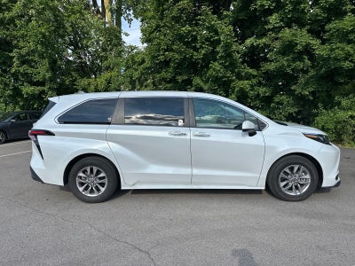2025 Toyota Sienna XLE 7 Passenger