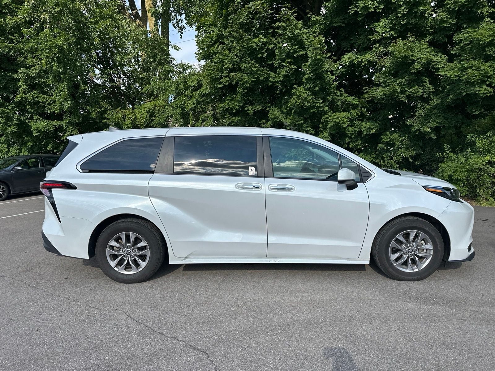 2025 Toyota Sienna XLE 7 Passenger