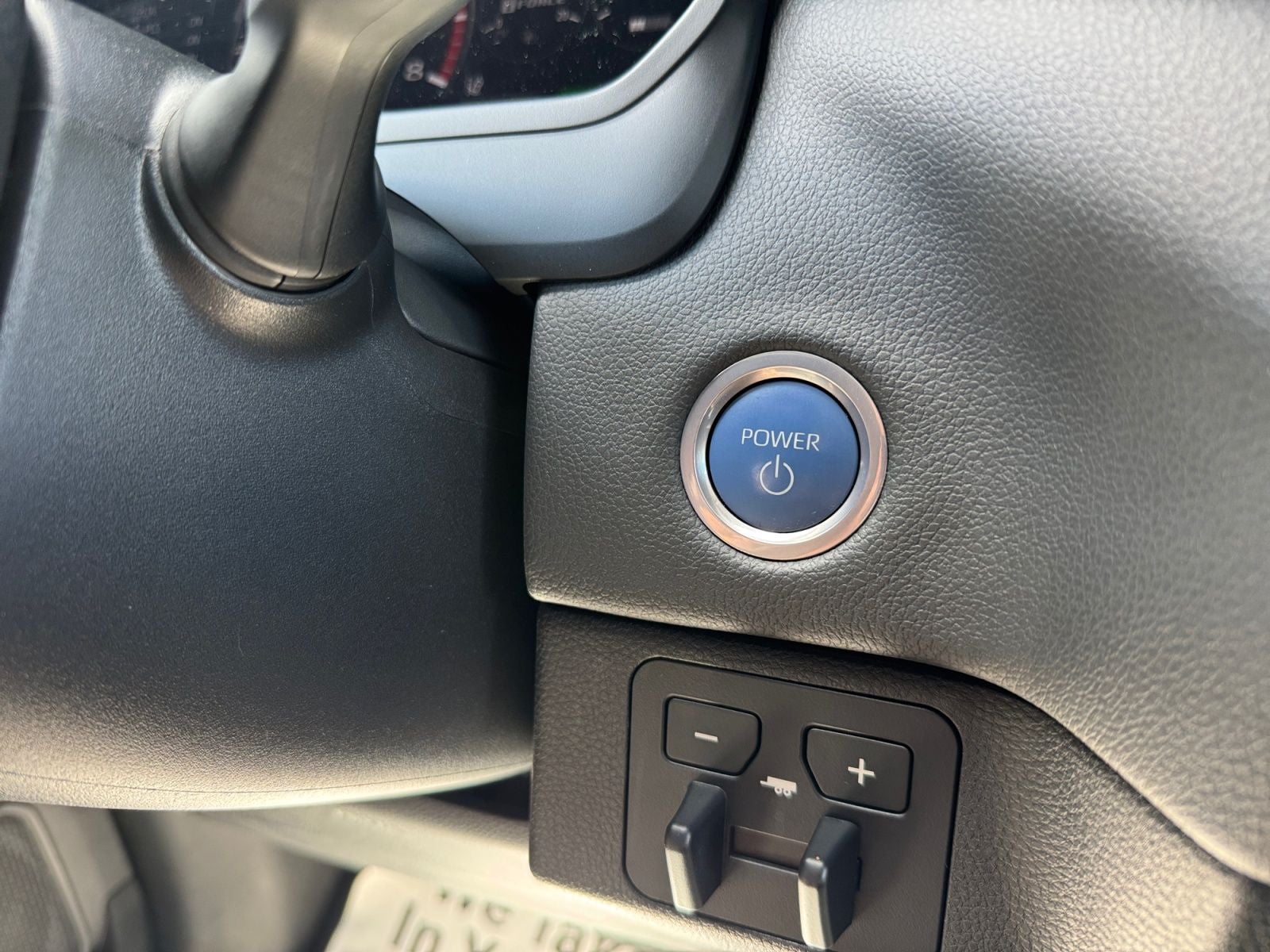 2023 Toyota Sequoia SR5