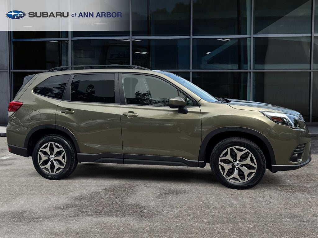 2024 Subaru Forester Premium **LIFETIME POWERTRAIN**