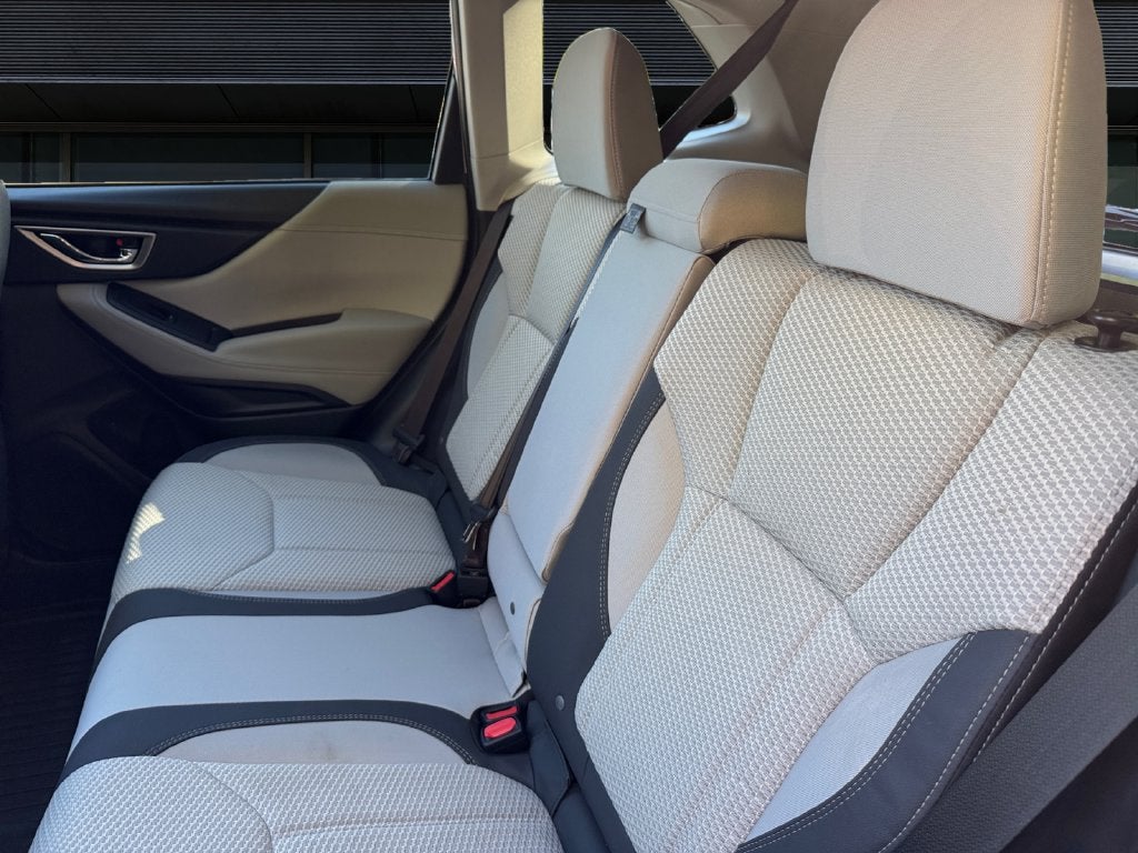 2024 Subaru Forester Premium **LIFETIME POWERTRAIN**