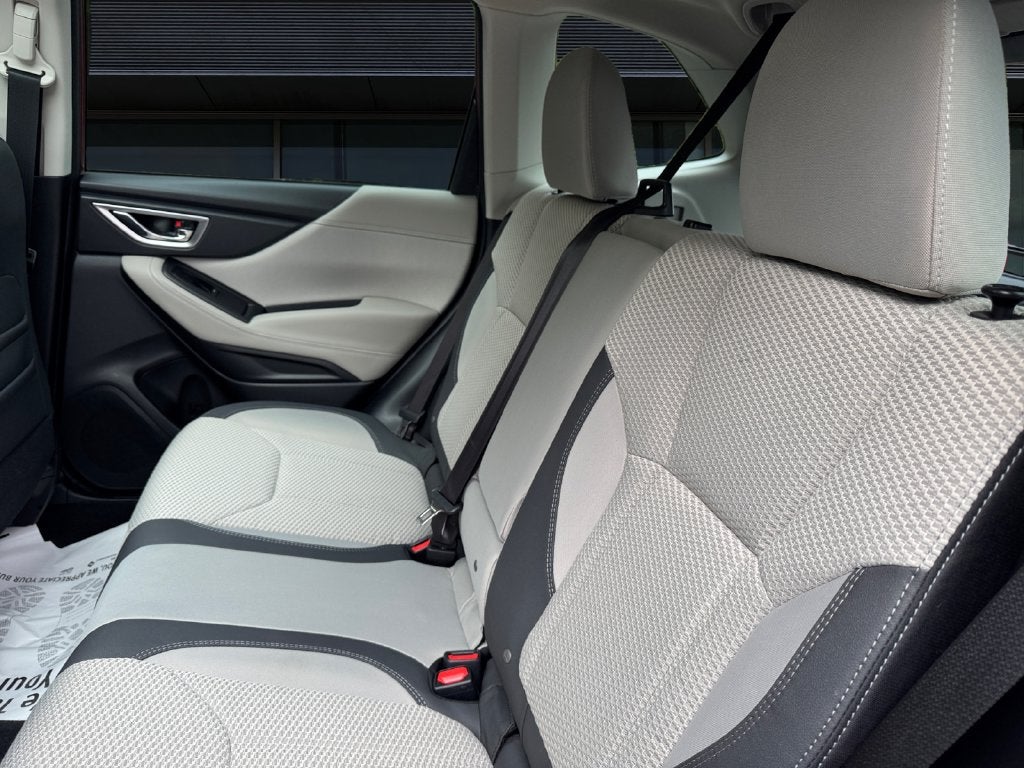 2024 Subaru Forester Premium **LIFETIME POWERTRAIN**