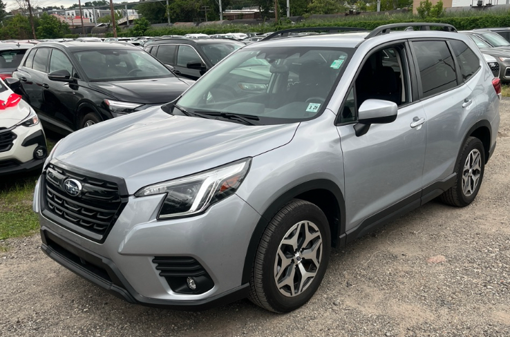 2024 Subaru Forester Premium **LIFETIME POWERTRAIN**