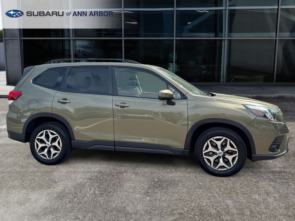 2024 Subaru Forester Premium *LIFETIME POWERTRAIN*