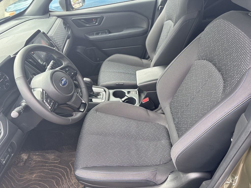 2025 Subaru Forester Premium *LIFETIME POWERTRAIN*