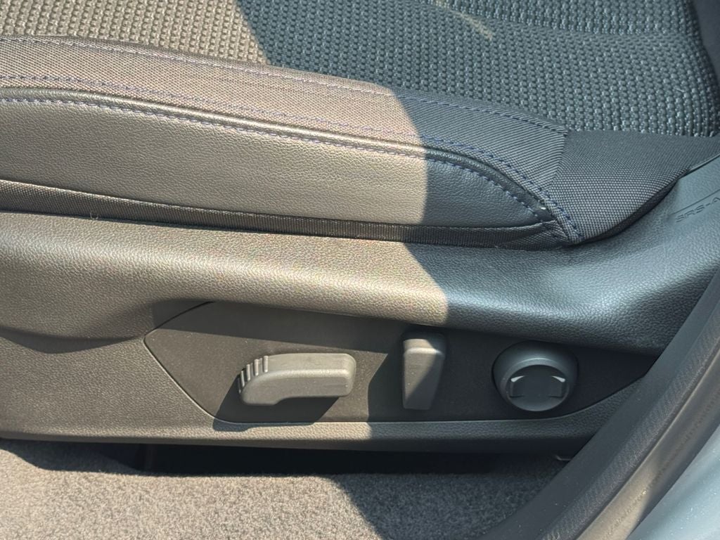 2025 Subaru Forester Premium **LIFETIME POWERTRAIN**