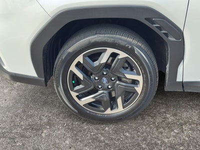2025 Subaru Forester Hybrid Premium *LIFETIME POWERTRAIN*
