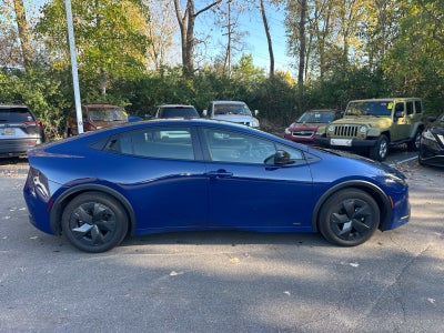 2025 Toyota Prius LE
