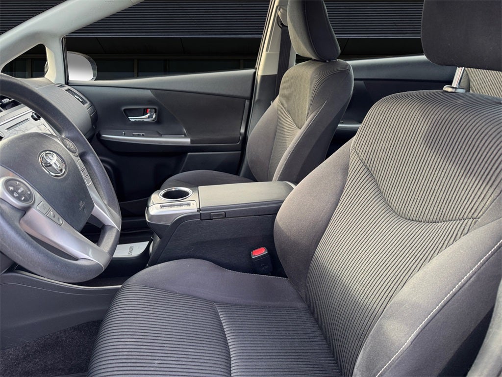 2017 Toyota Prius v Three