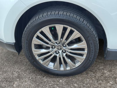 2023 Toyota Venza XLE