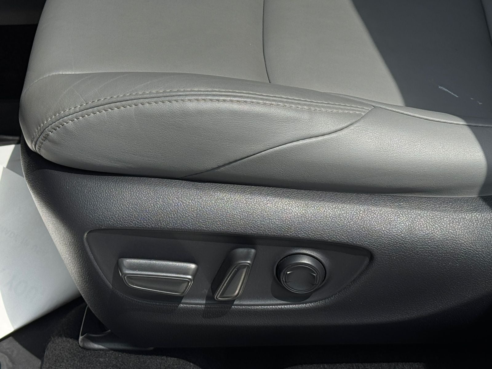 2023 Toyota Venza XLE