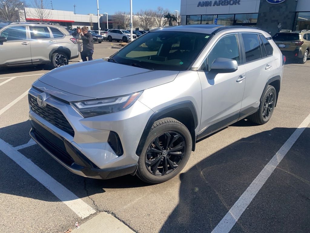 2022 Toyota RAV4 Hybrid SE