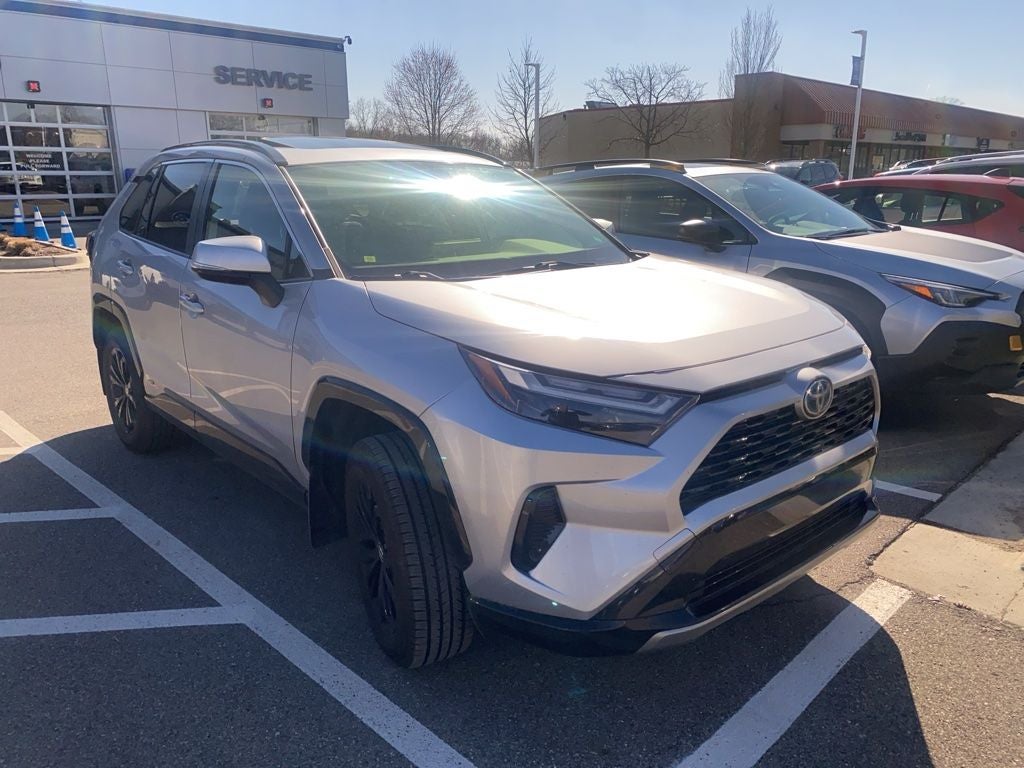 2022 Toyota RAV4 Hybrid SE