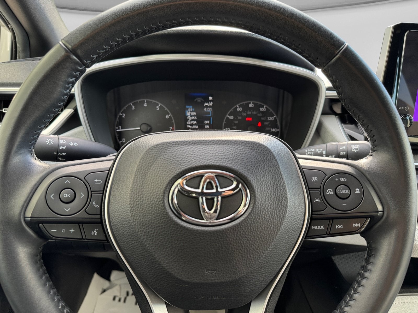 2024 Toyota Corolla Hatchback SE