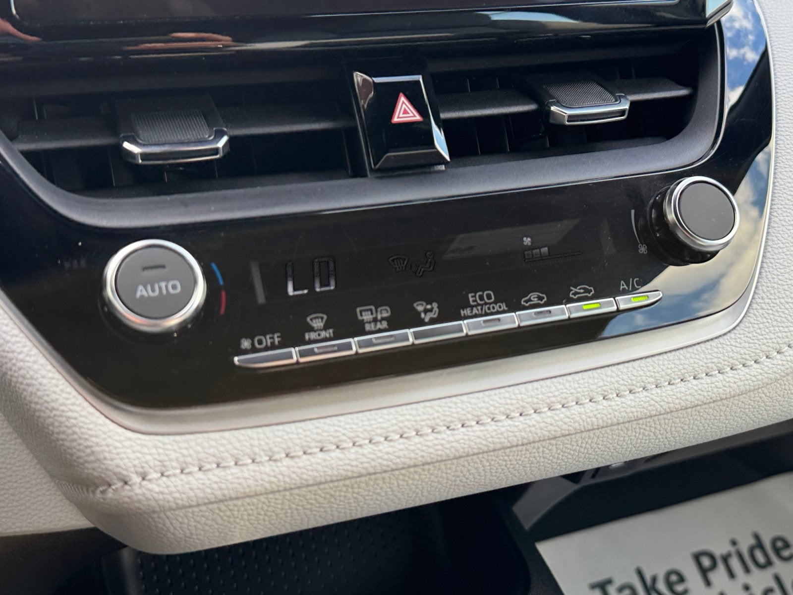 2024 Toyota Corolla Hatchback SE