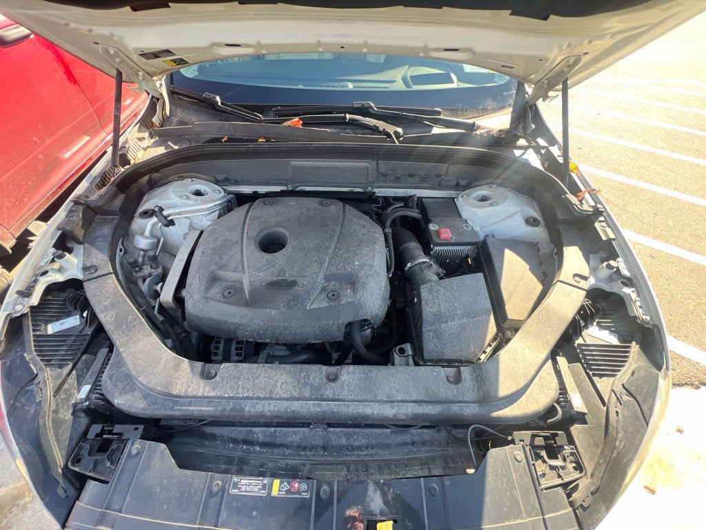 2020 Volvo XC60 T5 Momentum