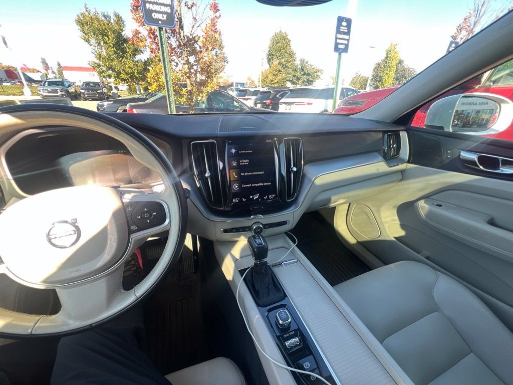 2020 Volvo XC60 T5 Momentum