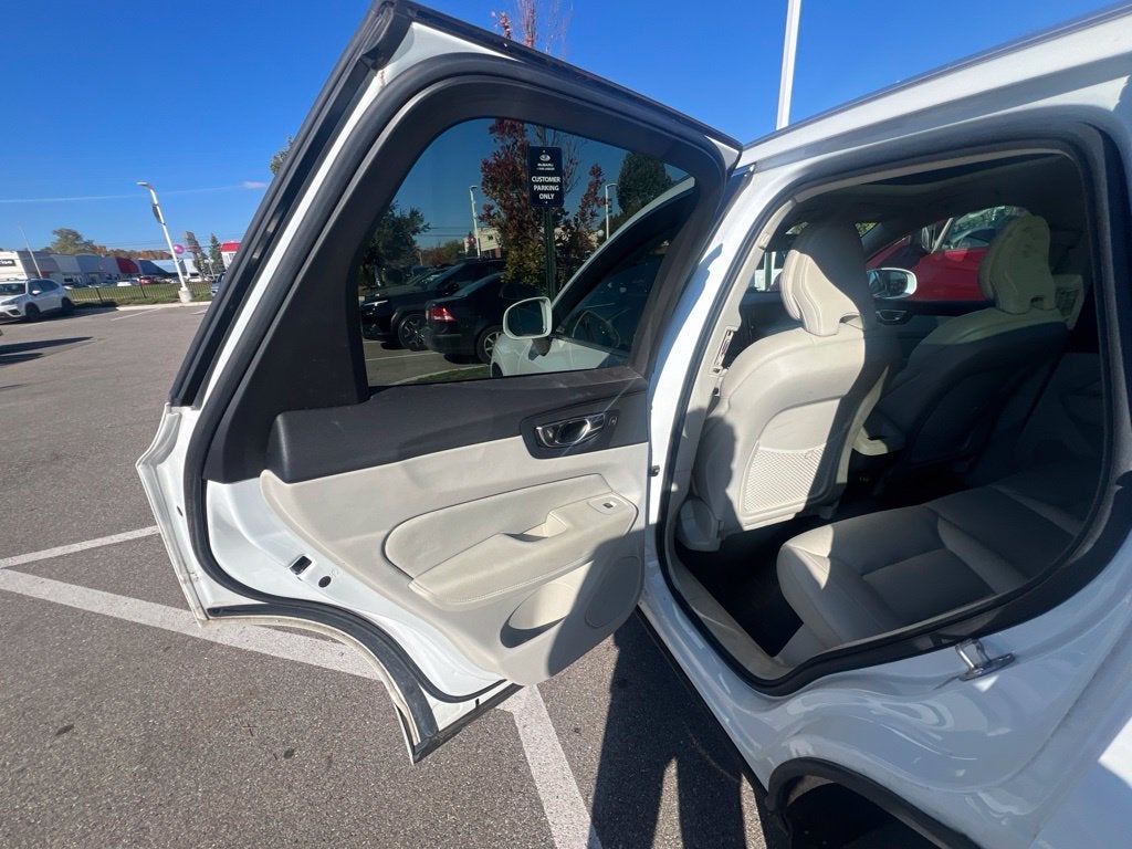 2020 Volvo XC60 T5 Momentum