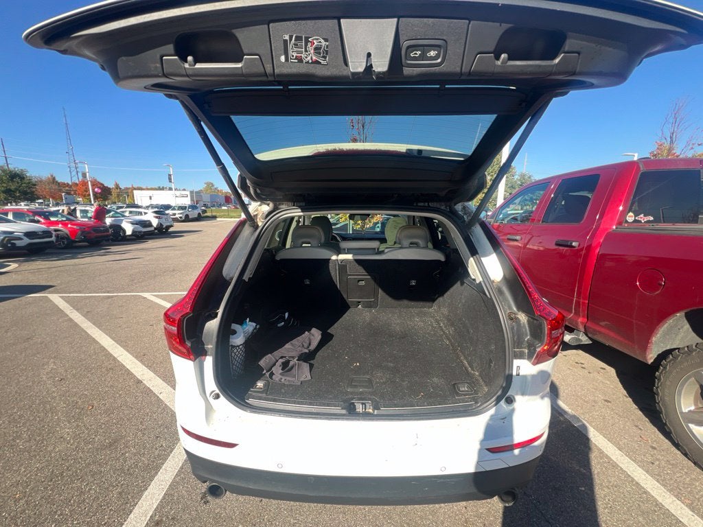 2020 Volvo XC60 T5 Momentum