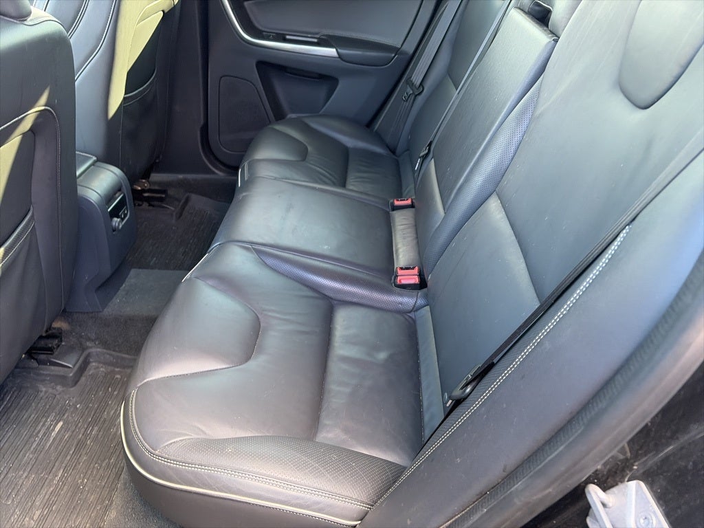 2017 Volvo XC60 T6 R-Design