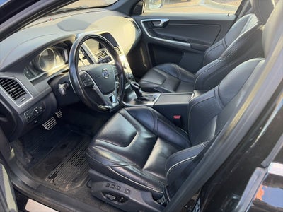 2017 Volvo XC60 T6 R-Design