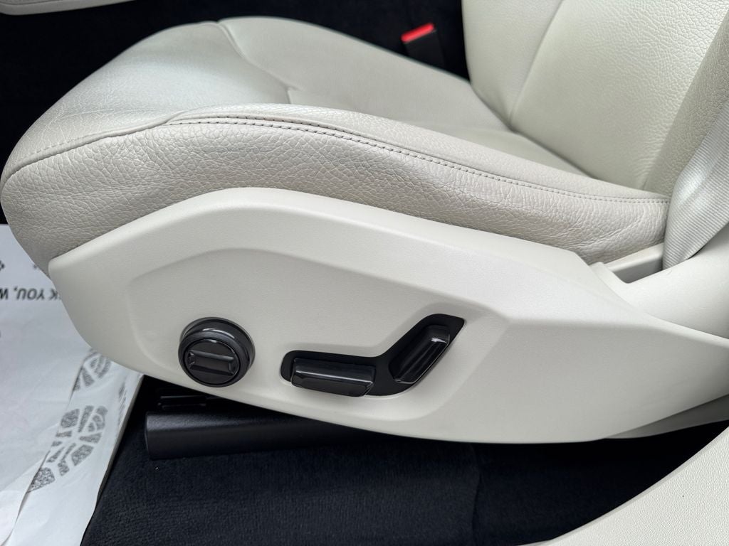 2023 Volvo XC90 Plus - Photo 14
