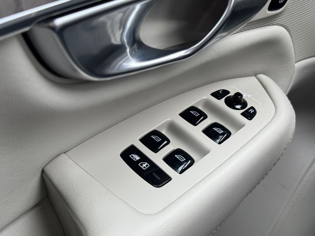 2023 Volvo XC90 Plus - Photo 15
