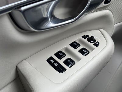 2023 Volvo XC90 Recharge Plug-In Hybrid T8 Plus Bright Theme 7 Passenger *LIFETIME POWERTRAIN*