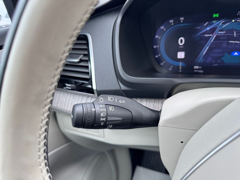 2023 Volvo XC90 Recharge Plug-In Hybrid T8 Plus Bright Theme 7 Passenger *LIFETIME POWERTRAIN*