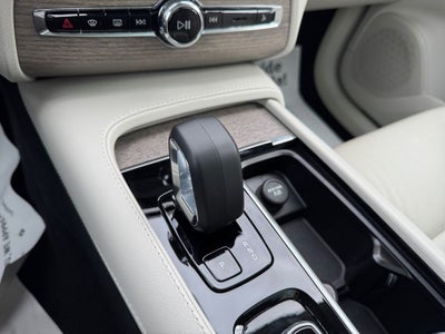 2023 Volvo XC90 Recharge Plug-In Hybrid T8 Plus Bright Theme 7 Passenger *LIFETIME POWERTRAIN*