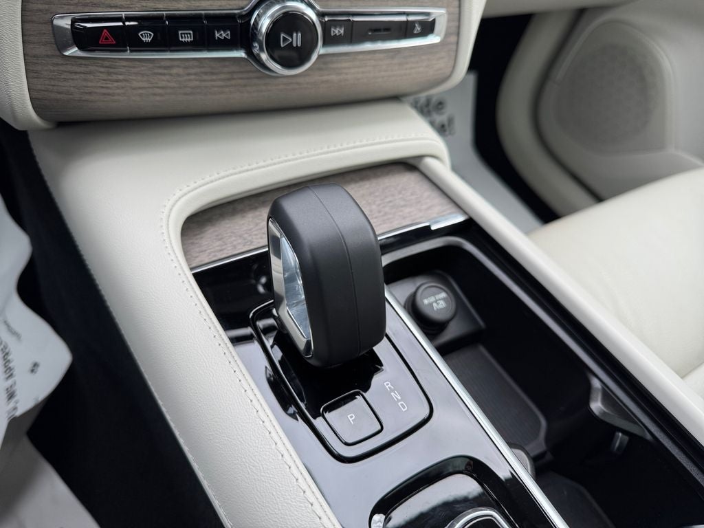 2023 Volvo XC90 Recharge Plug-In Hybrid T8 Plus Bright Theme 7 Passenger *LIFETIME POWERTRAIN*