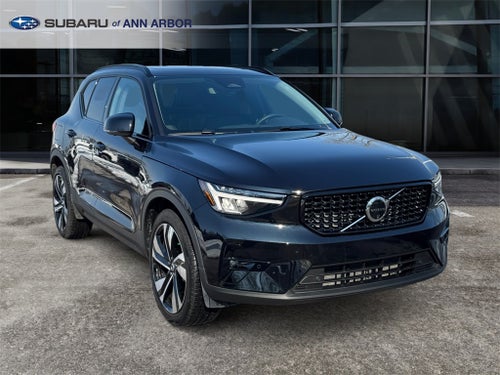 2025 Volvo XC40 B5 Plus Dark Theme *LIFETIME POWERTRAIN*