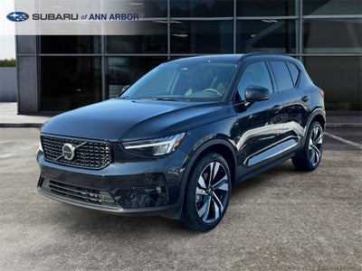 2025 Volvo XC40 B5 Plus Dark Theme *LIFETIME POWERTRAIN*