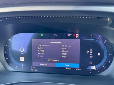 2025 Volvo XC40 B5 Plus Dark Theme *LIFETIME POWERTRAIN*