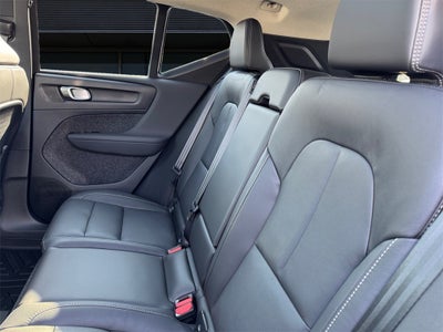 2025 Volvo XC40 B5 Plus Dark Theme *LIFETIME POWERTRAIN*